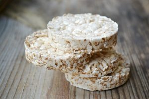 Can Cats Eat Rice Cakes? Vet-Reviewed Facts & FAQ